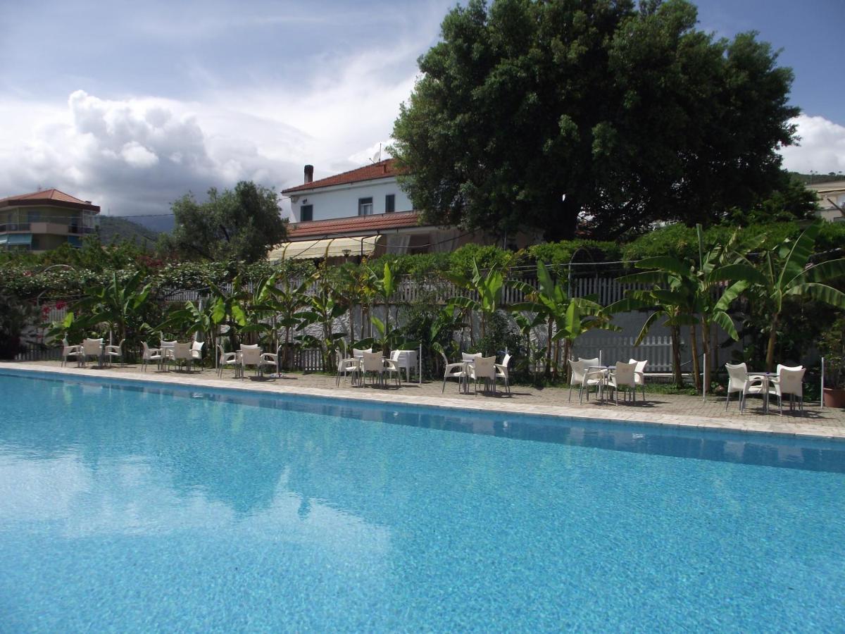 Al Borgo Village Pietra Ligure Exterior photo