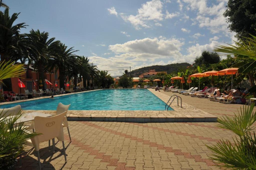 Al Borgo Village Pietra Ligure Exterior photo